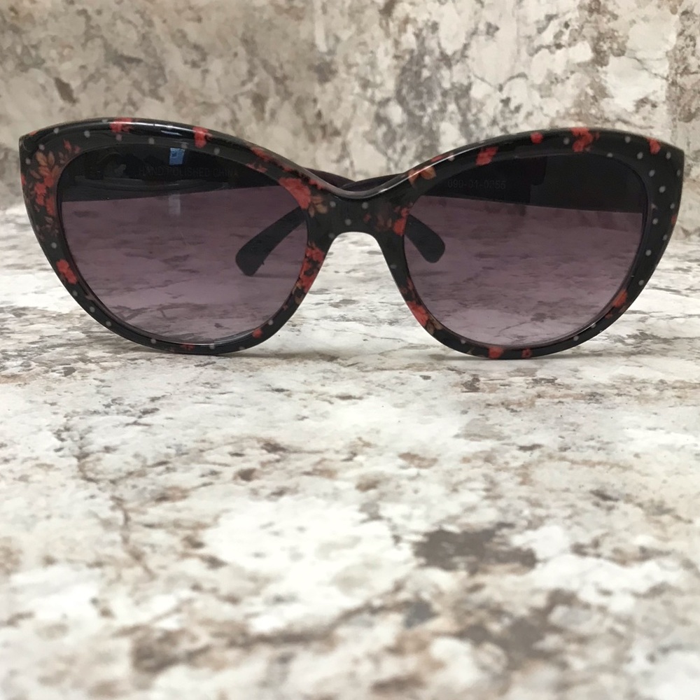 FLOWERS - WHITE & BLACK POKA DOT SUMMER SUNGLASSES